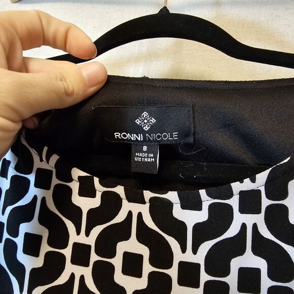 Ronni Nicole Shift Dress Black White Geometric Colorful Paisley Knee Length 8 - Picture 3 of 9